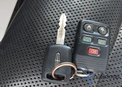 2008 Lincoln Navigator from USA, damaged, VIN 5LMFU27578LJ15130